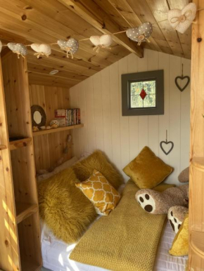 Shepherd's Hut at St Anne's - Costal Location